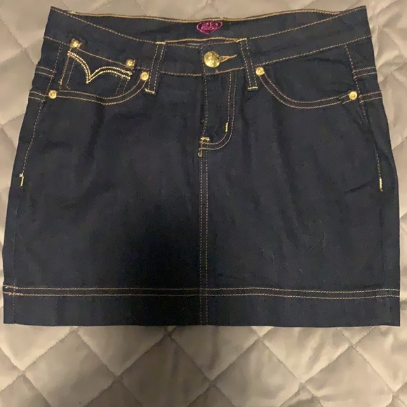 2b Bebe mini skirt - Picture 2 of 2